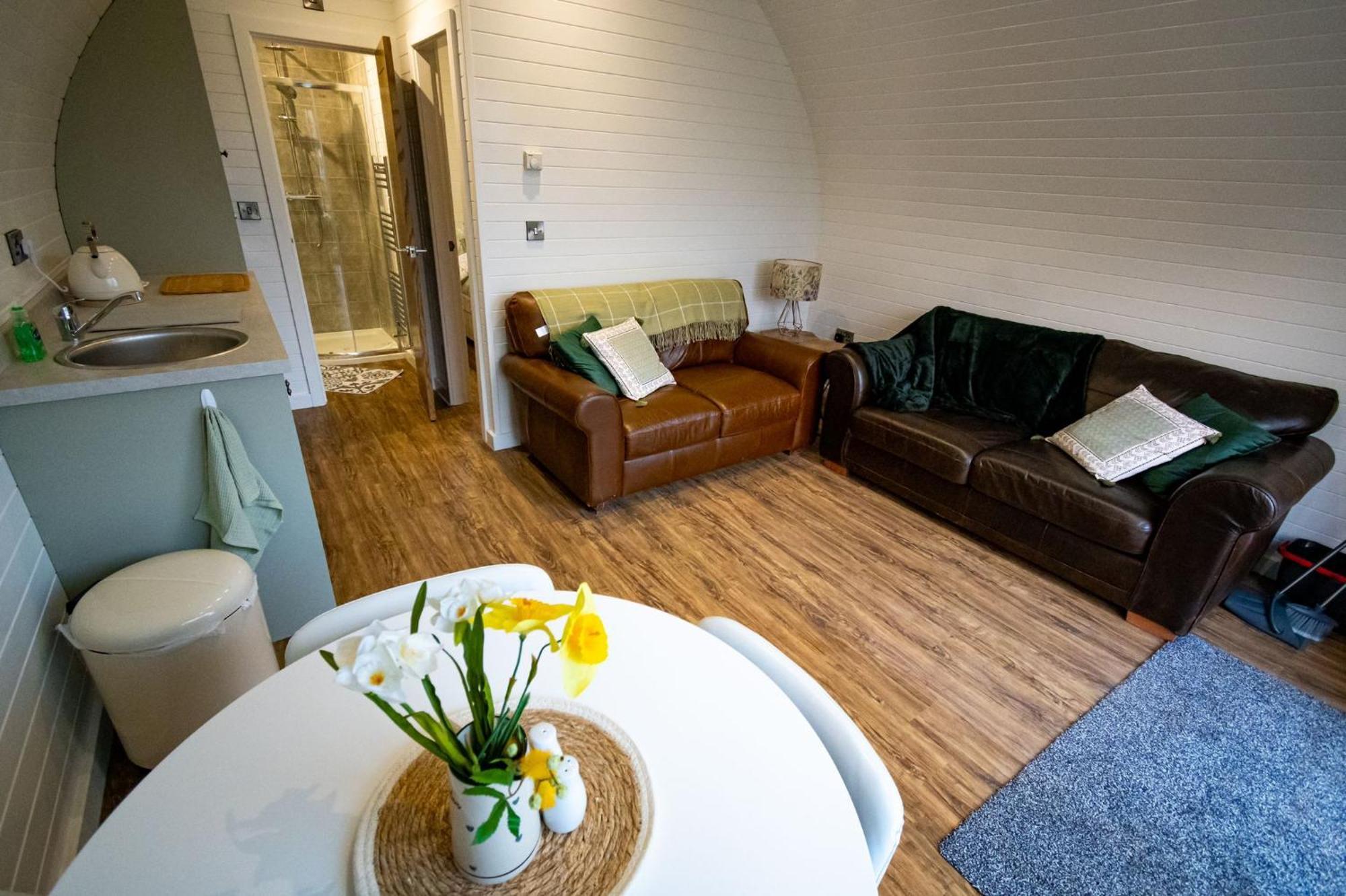 Beech Pod Cabin In Beautiful Surroundings Wrexham Exterior photo