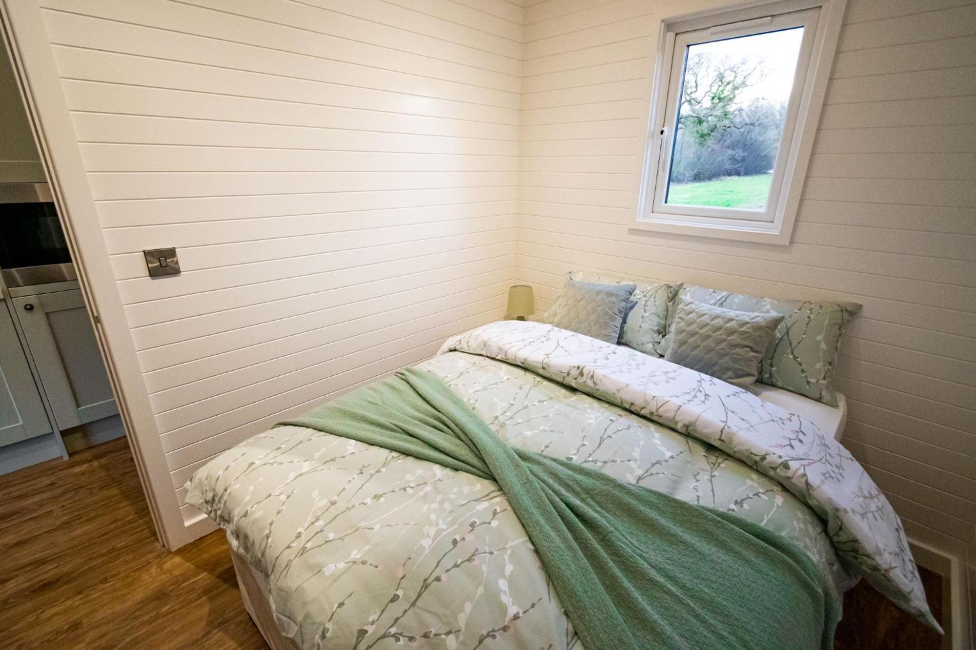 Beech Pod Cabin In Beautiful Surroundings Wrexham Exterior photo